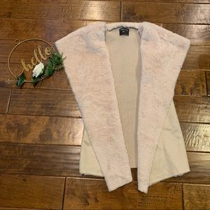 Twelfth Love Women’s Vest Faux Fur Beige vest Size Large Open Front